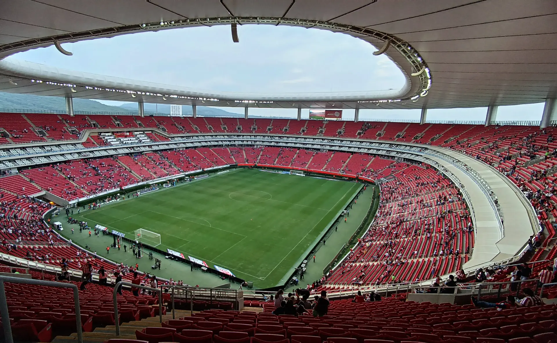 Vista de la cancha y las gradas del Estadio Akron de Guadalajara